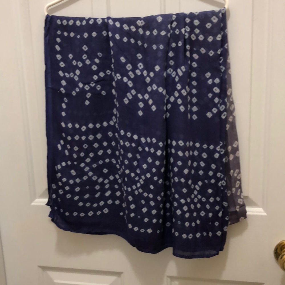 Women’s accessory/ 42” x80” scarf
